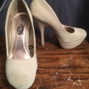 Cream/nude platform heels/pumps